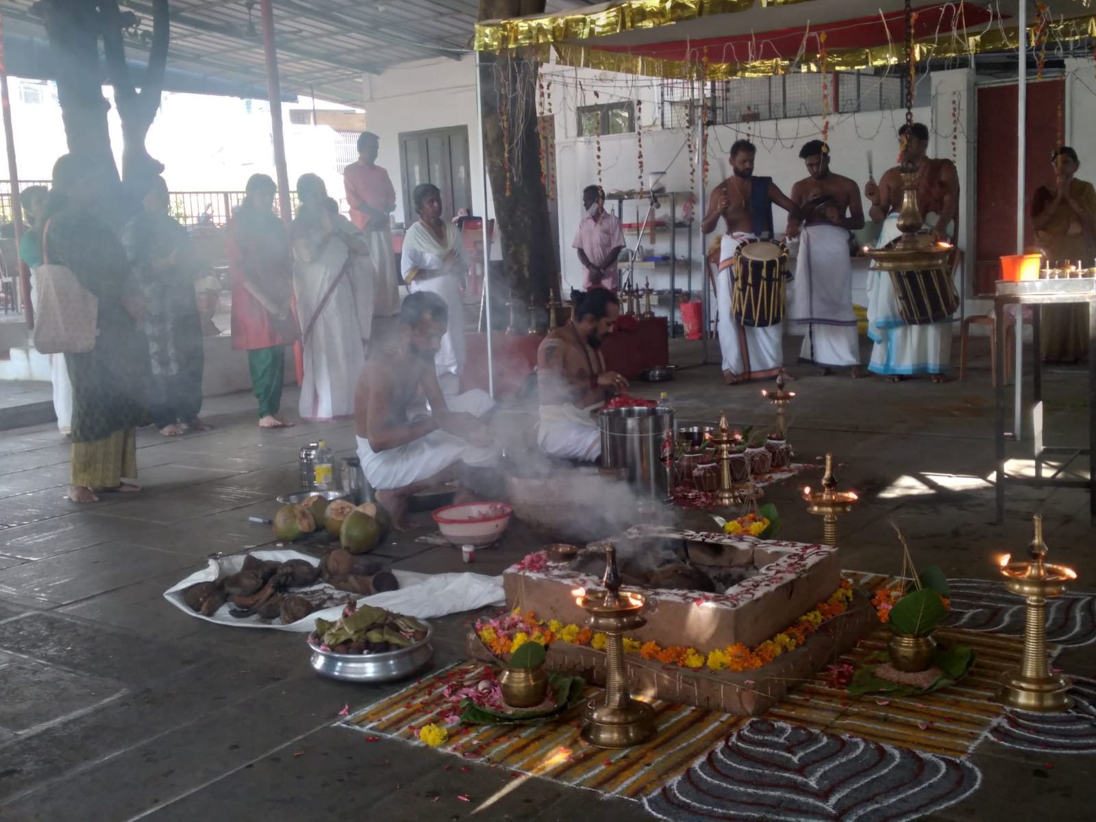 Nechikkattu Kavu Bhagavathi Panchamoorthytemple Ernakulam Dresscode