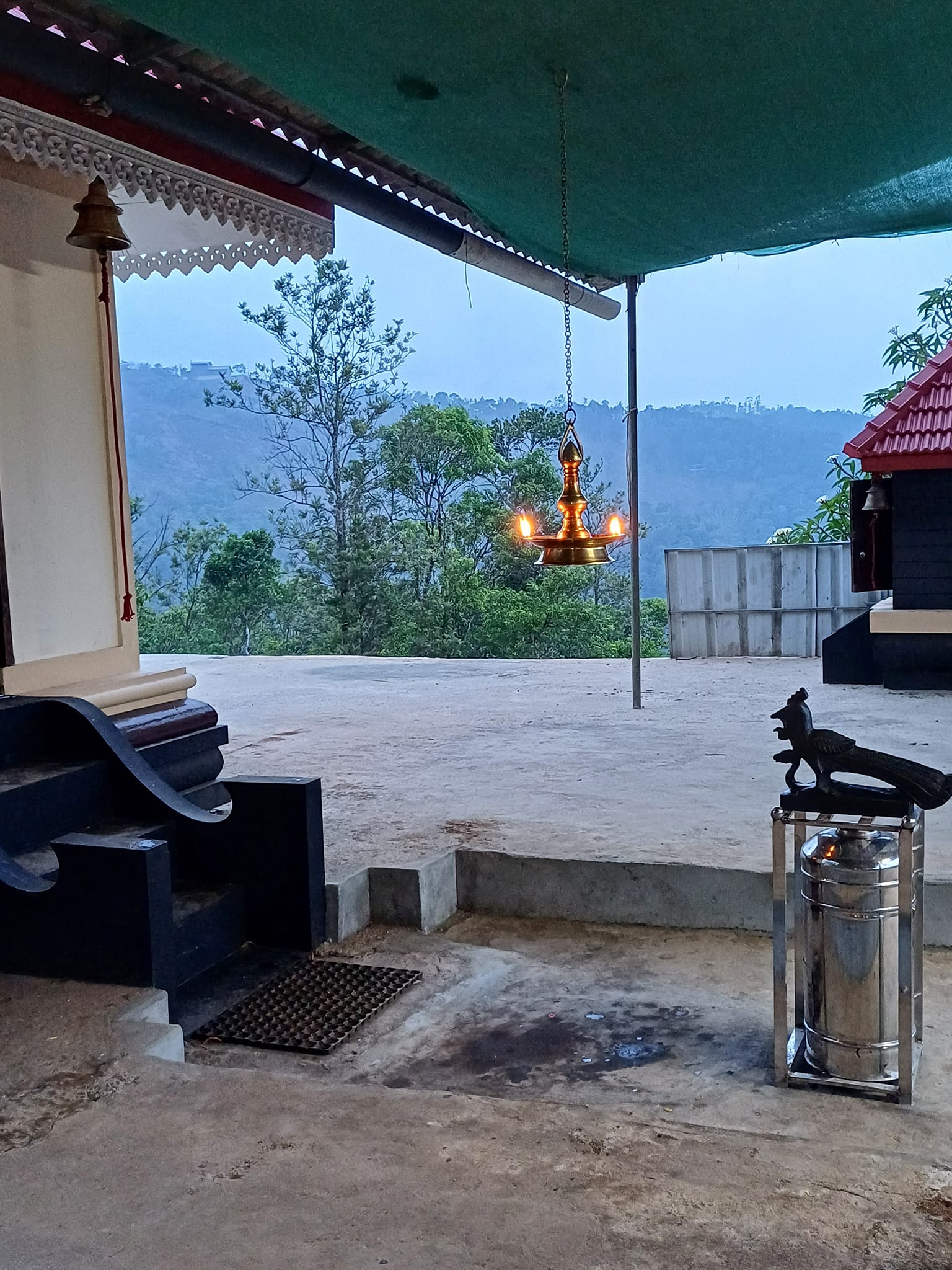 Neelivayal Sree Subhramanya Swami   Temple  Idukki Dresscode