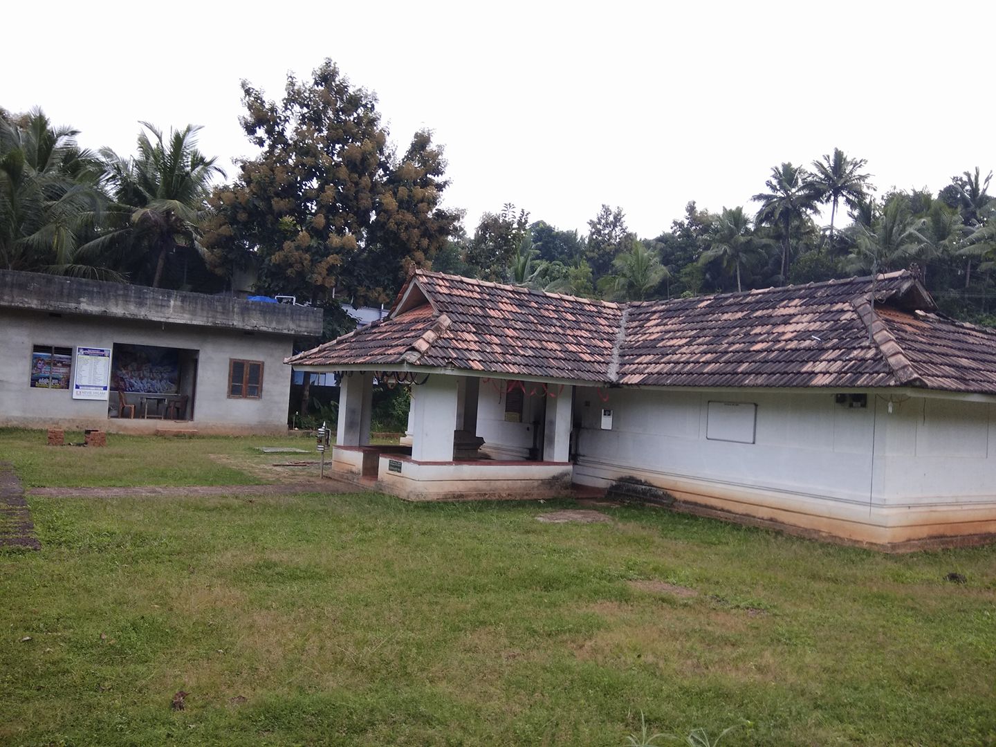 Periyat Sree Krishnan Mathilakam Temple