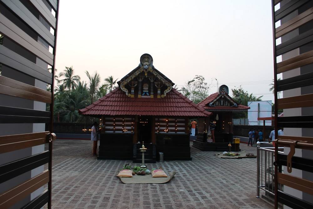 Images of kannur Mandothumkavu Pallivettakkorumakan Temple