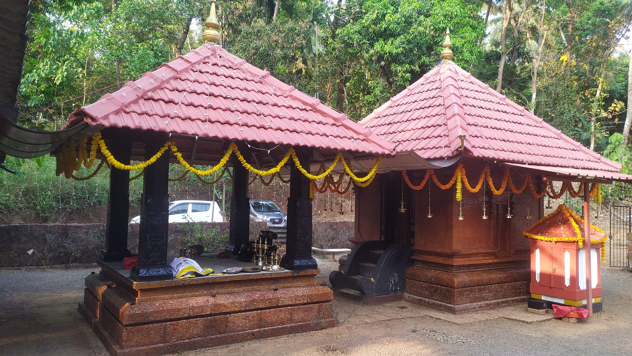 Nellikunnu Trimbakeshwara Shiva temple kannur