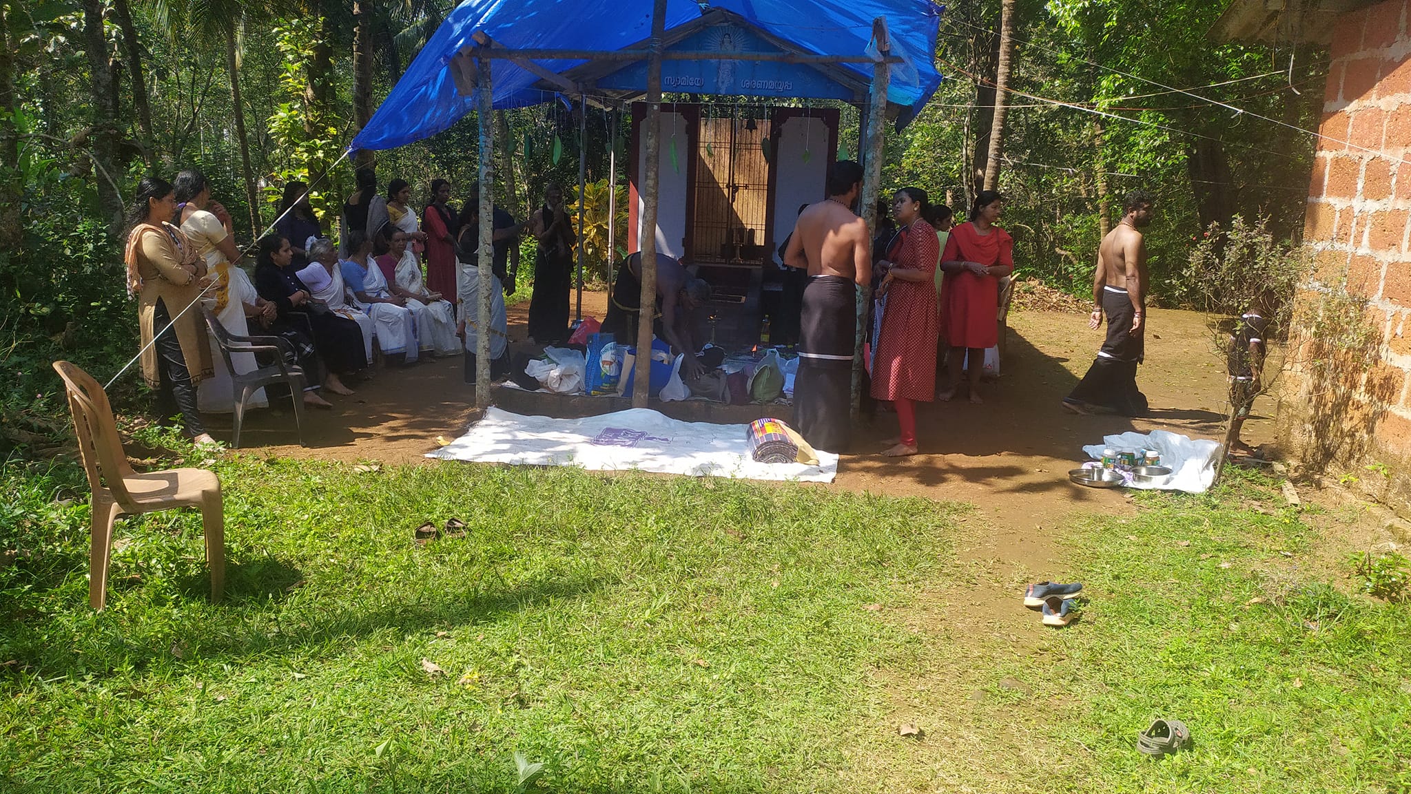 Nellikunnu Trimbakeshwara Shiva  kannur Dresscode