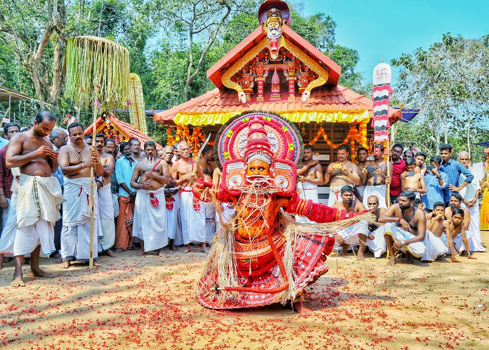 Sarveswari Vallakulangara Bhagavathy Temple in Kerala