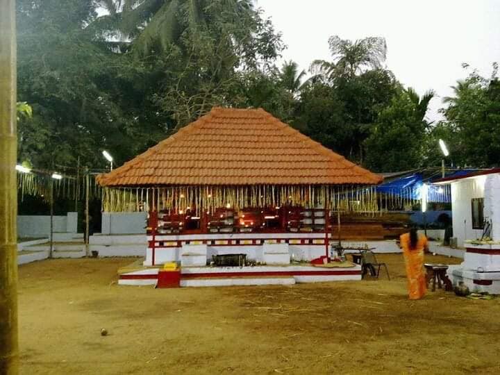 Thalikkavu Bhagavathy  kannur Dresscode