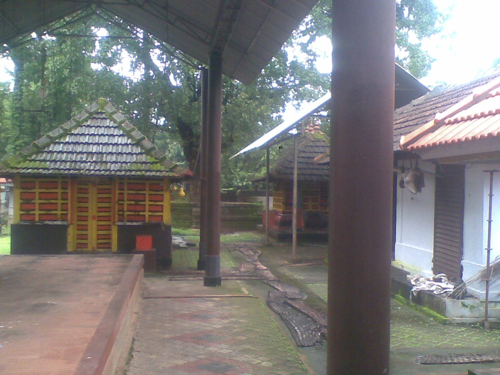Kambil Sree MahaGanapathi Mandapam Kannur Dresscode