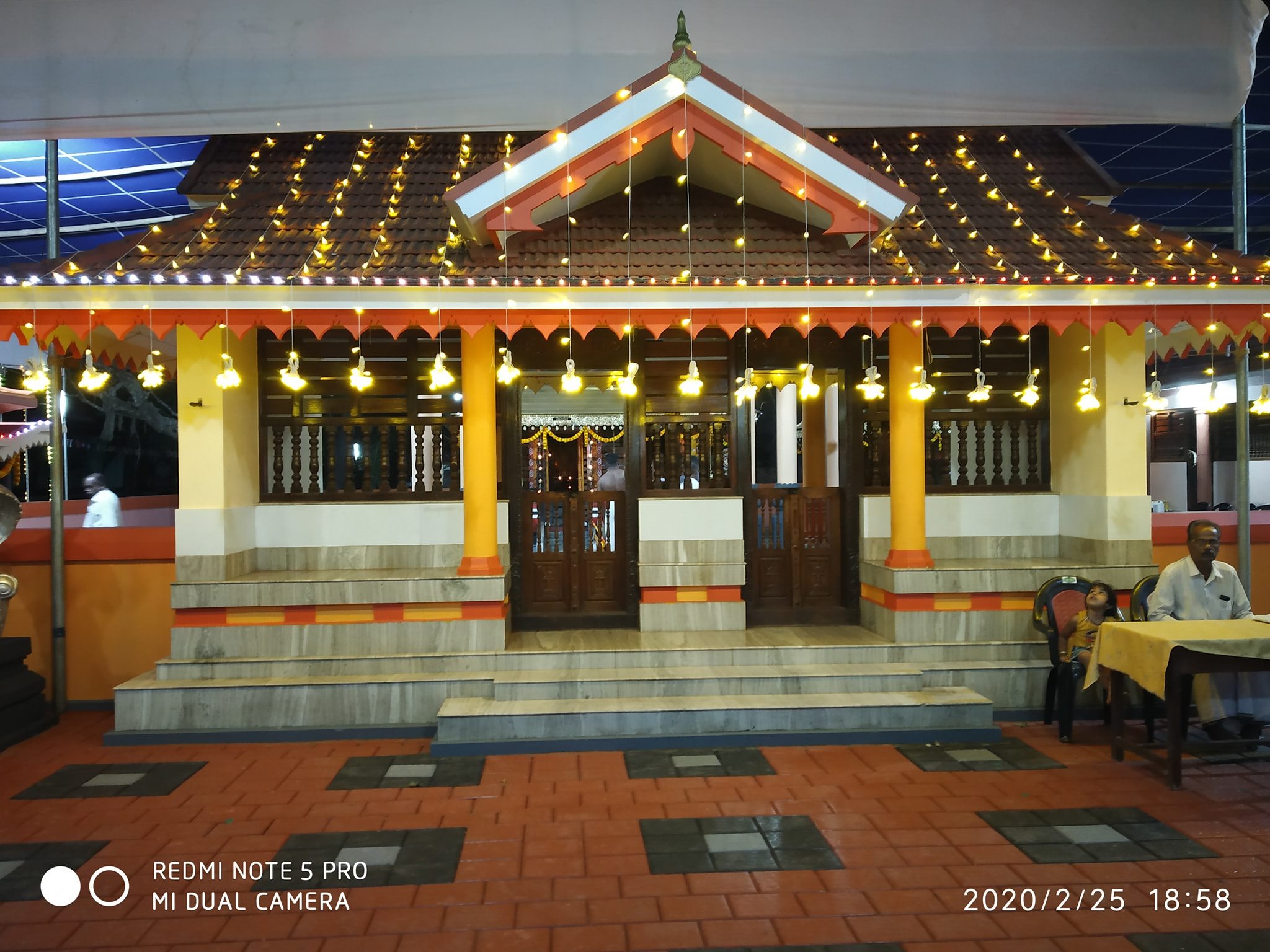 Vellur Puthiyatheru Sree Chamundeswari temple Kannur Dresscode