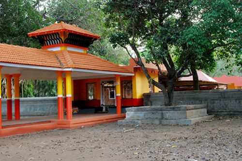 Kandoth Sree Koorumba Bhagavathi temple Kannur Dresscode