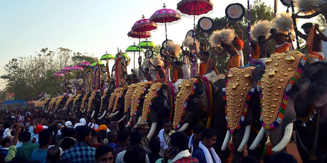 Chinakkathur Pooram Madayi Kavu Sri Thiruvarkkaattu Kaavu Bhagavati Temple  Kannur Kerala