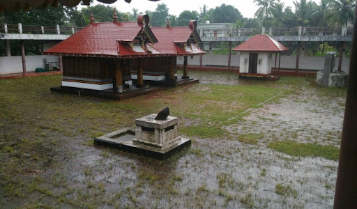 Images of Kozhikode Paleri Keezhillam Vishnumoorthy Devi Temple