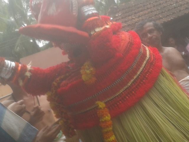 Iduvungal Sri Vishnumoorthi  Temple Kasaragod Dresscode