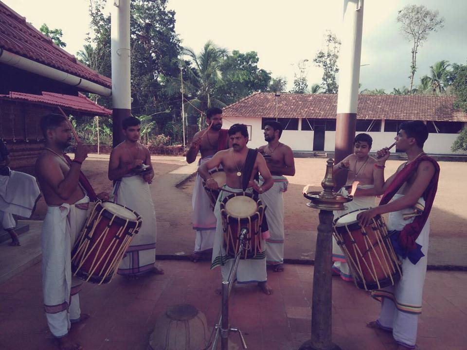 Sree Chakrapani MahaVishnu  Temple Kasaragod Dresscode