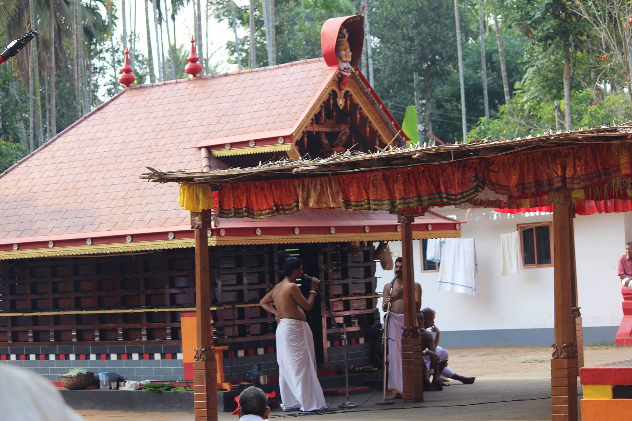 Kodakkad Sree Panayakkattu Bhagavathy  Temple Kasaragod Dresscode