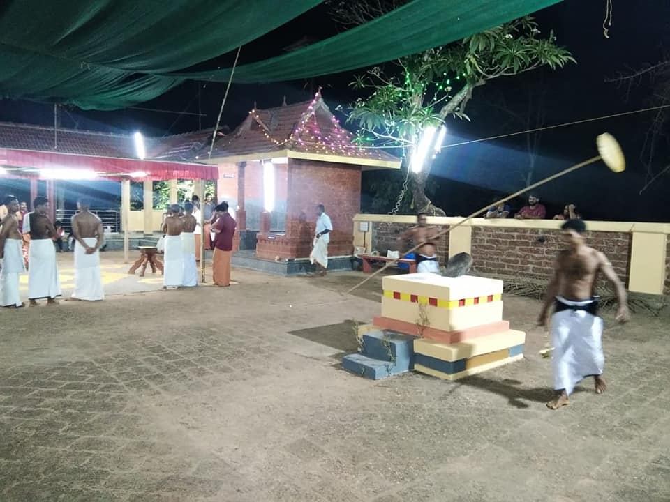 Images of Kasaragod Madikkai Sri Azhakulam Bhagavathi Temple