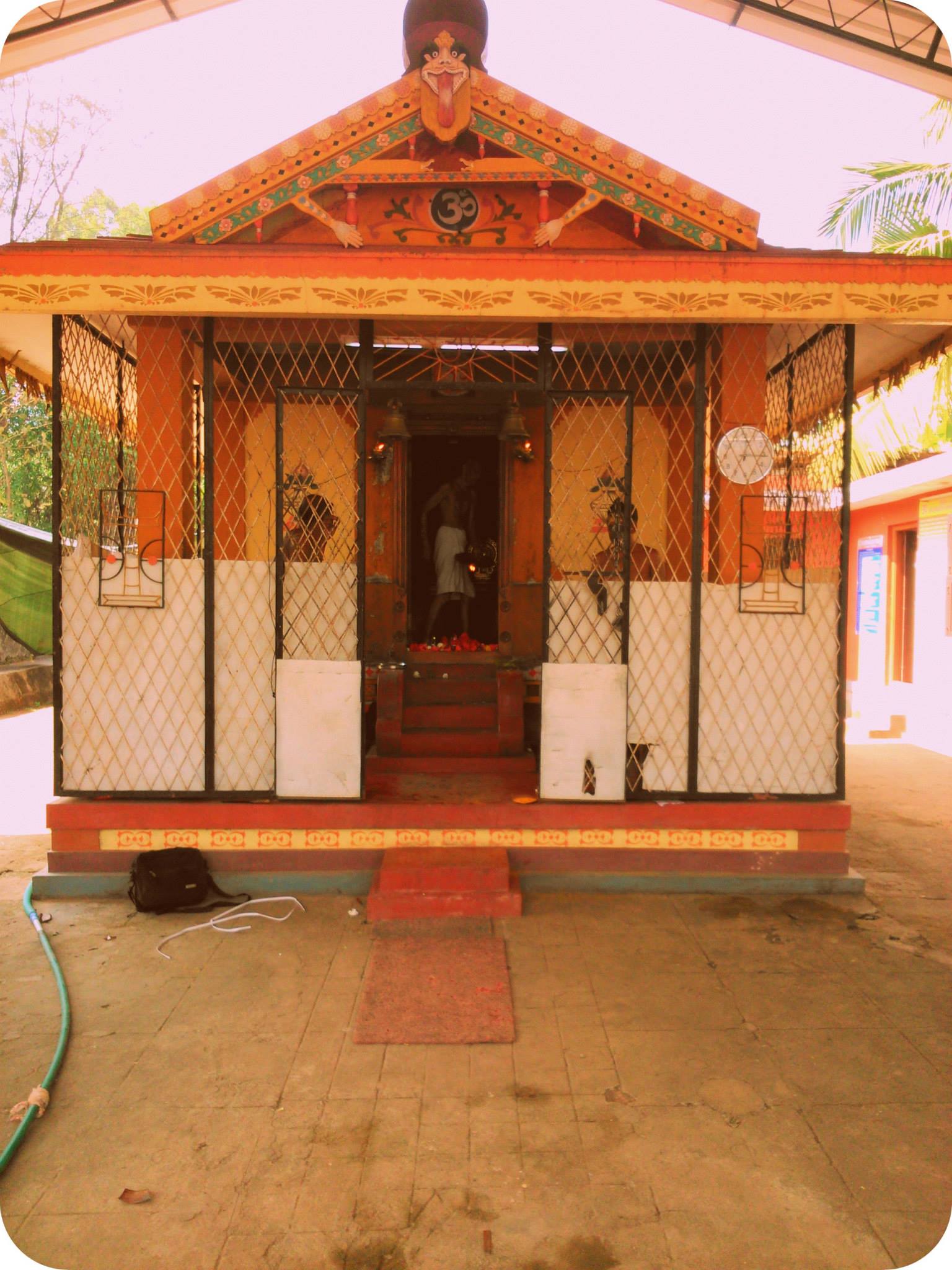 Sree Cheerumba Bhagavathi Temple Kasaragod Dresscode