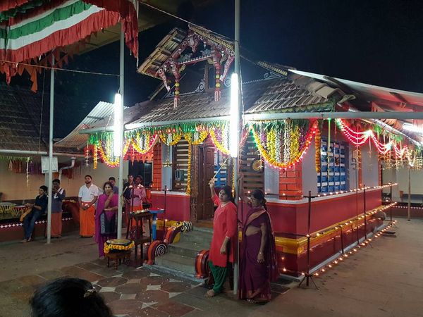 Kalyangad Sree Mookambika   Temple Kasaragod Dresscode