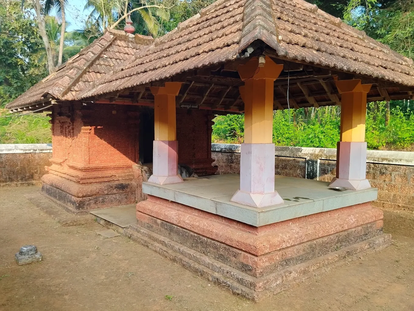 Front view of Keloth Shri Mahavishnu Temple Kasaragod