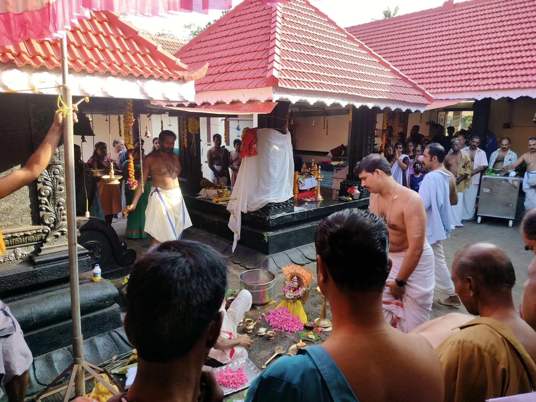 Vellooppara Sri Maha Ganapathi  Temple Kollam Dresscode