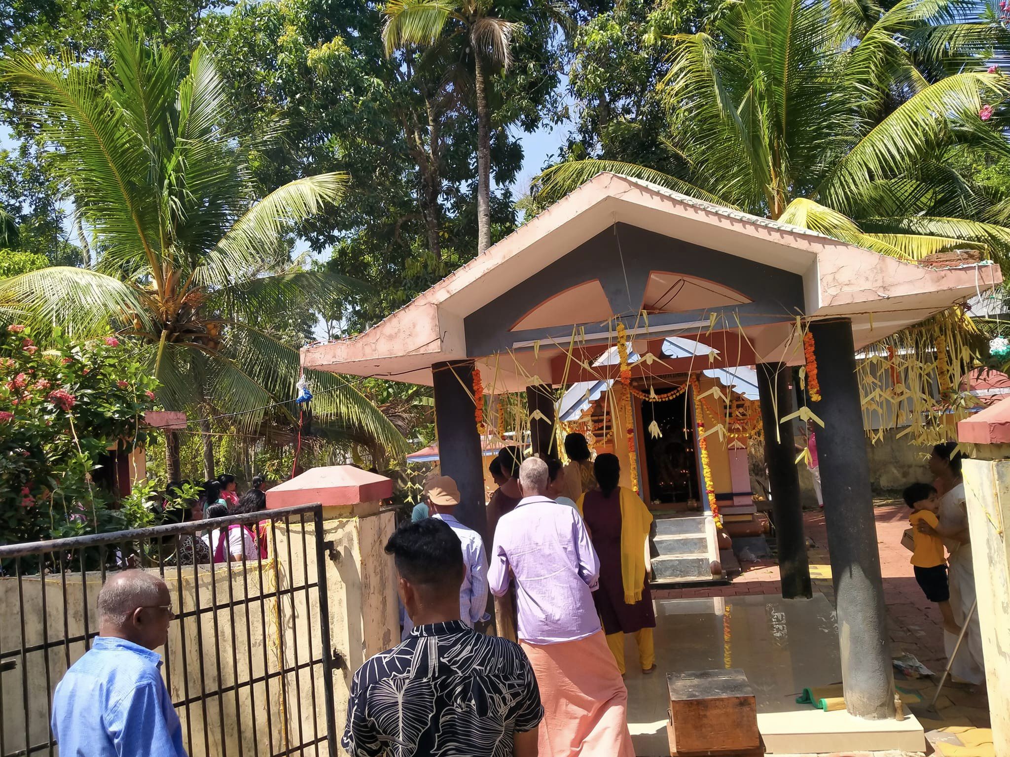 Manayil Sree Bhadra Bhagavathy Temple Kollam Dresscode