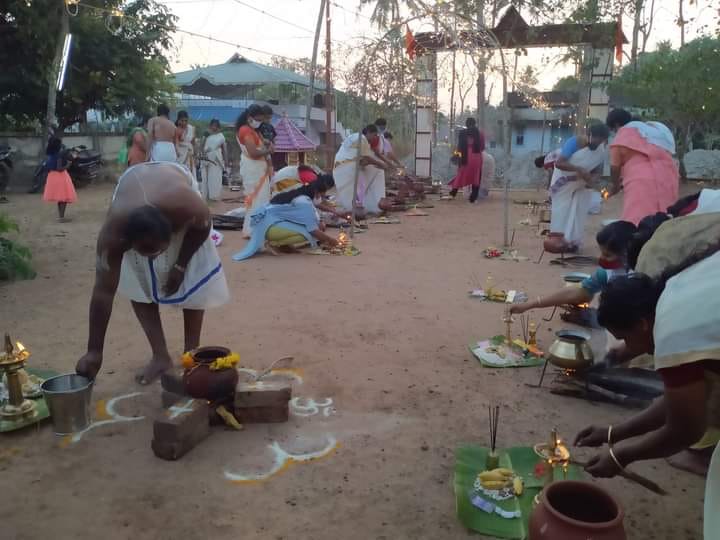 Kilithattil Sree Bhadra Bhagavathy  Temple Kollam Dresscode