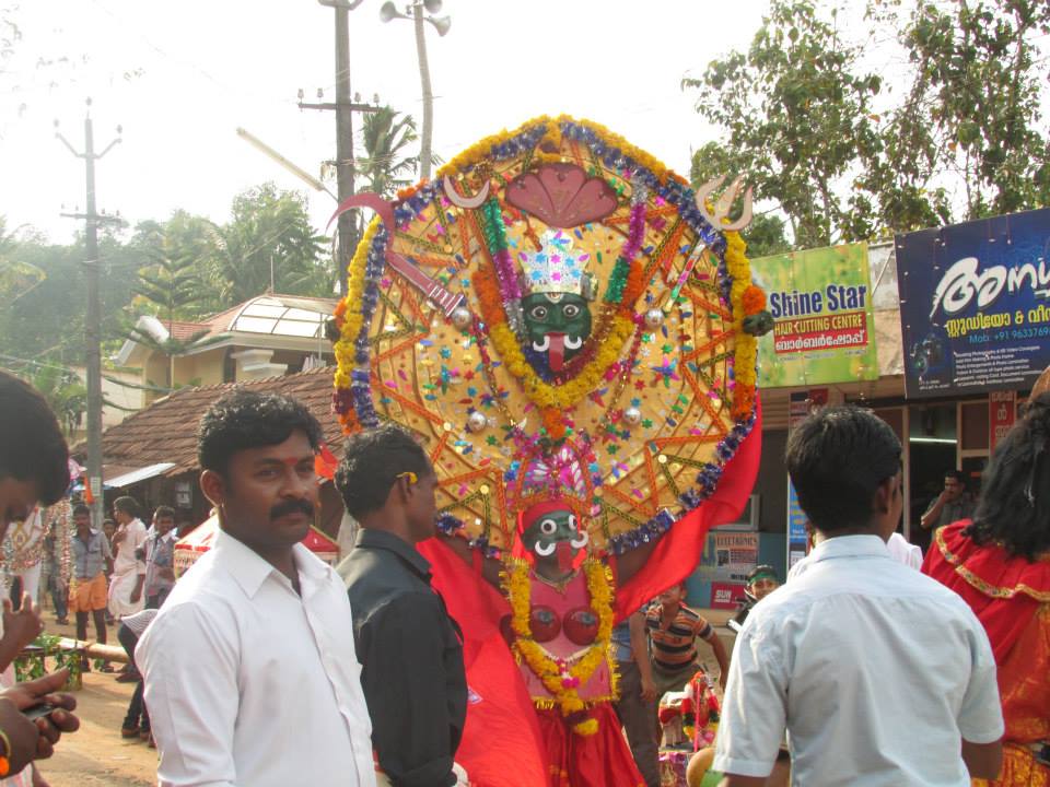 Kokkadu Sree Ayiravilli Siva Vishnu Kalari Durga Devi Temple Kollam Dresscode