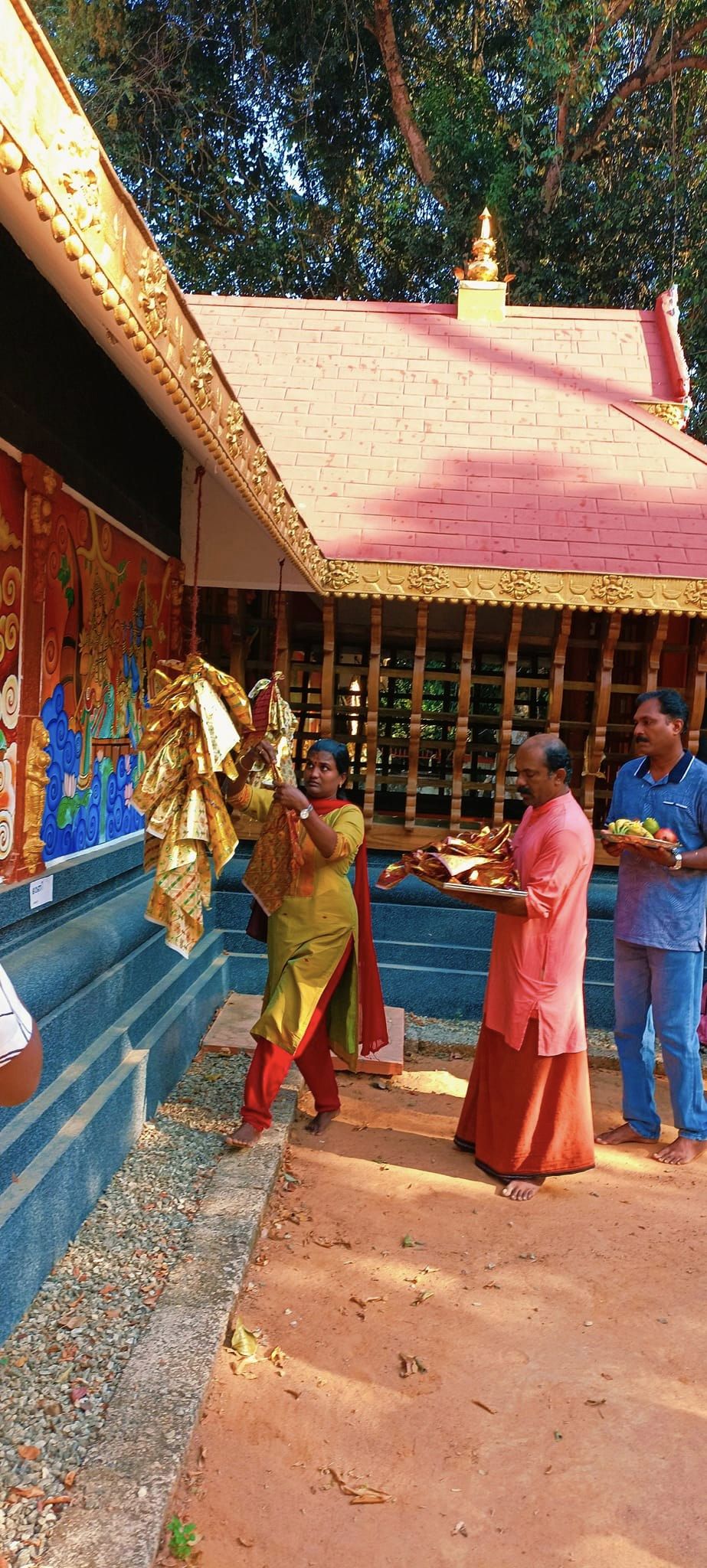 Adichanalloor Sree Bhagavathi Temple Kollam Dresscode