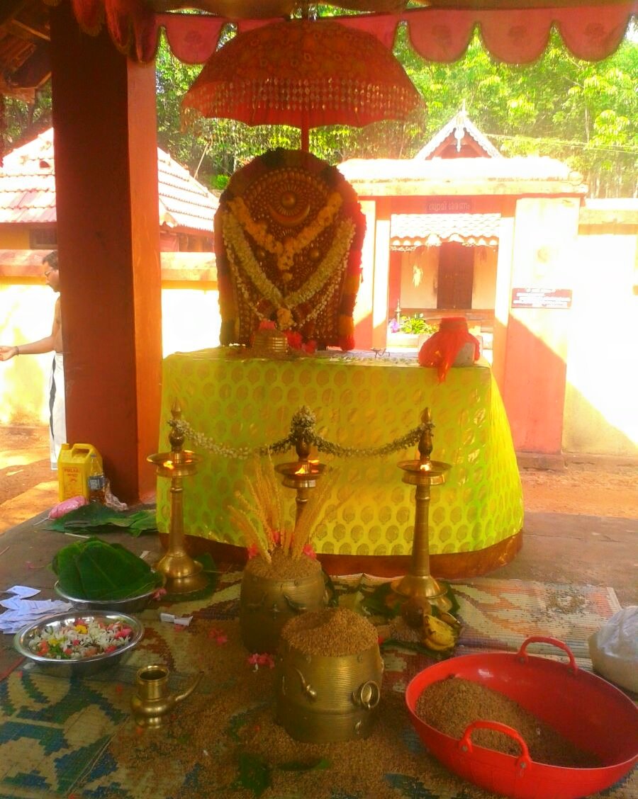 Manikandanchira Sree Dharma Sastha  Temple Kollam Dresscode