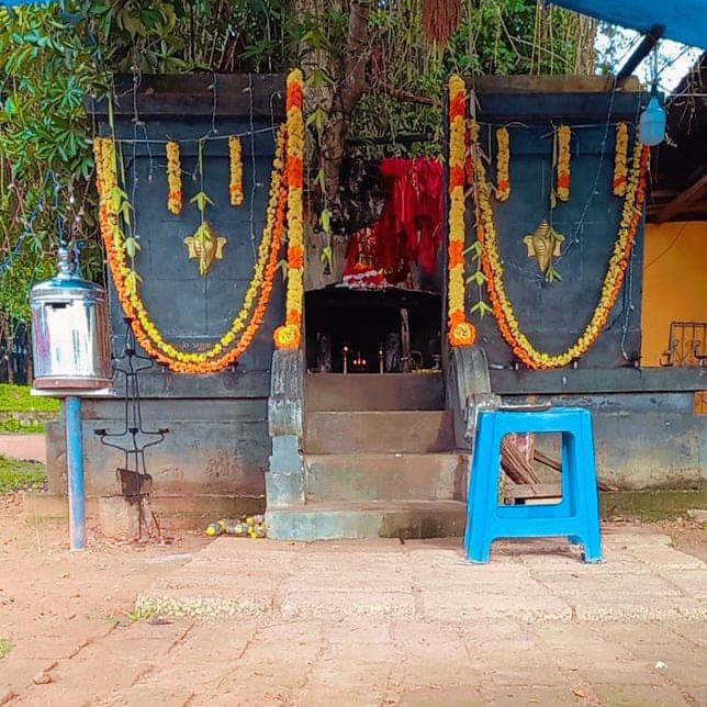 Adichanalloor Sree Bhagavathi Temple Kollam Dresscode