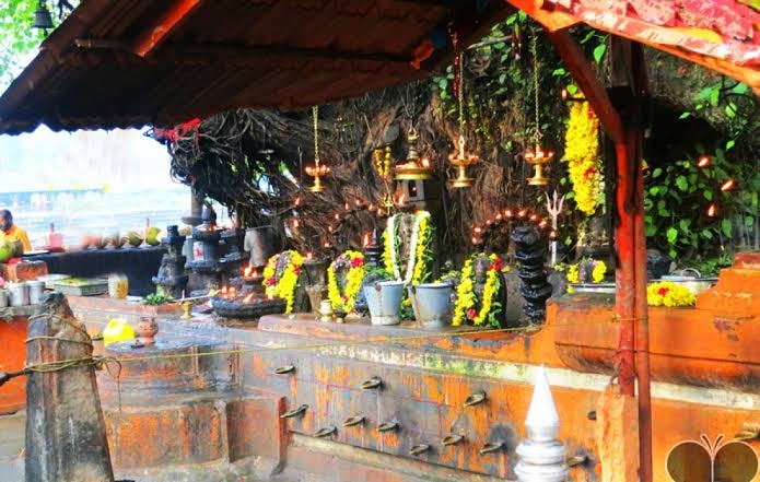 Sree Pookkotu devi Temple in Kerala