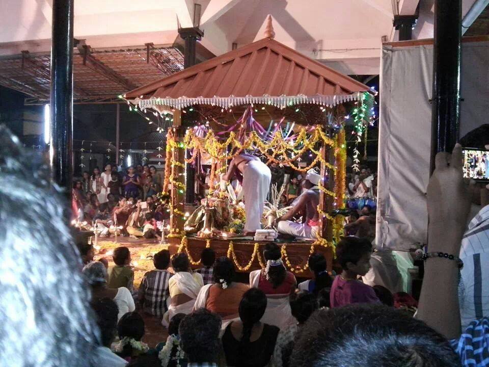 Sree Pookkotu deviTemple Kollam Dresscode