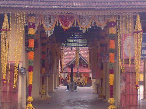 Images of Kollam Thazhava Sree Krishna Temple