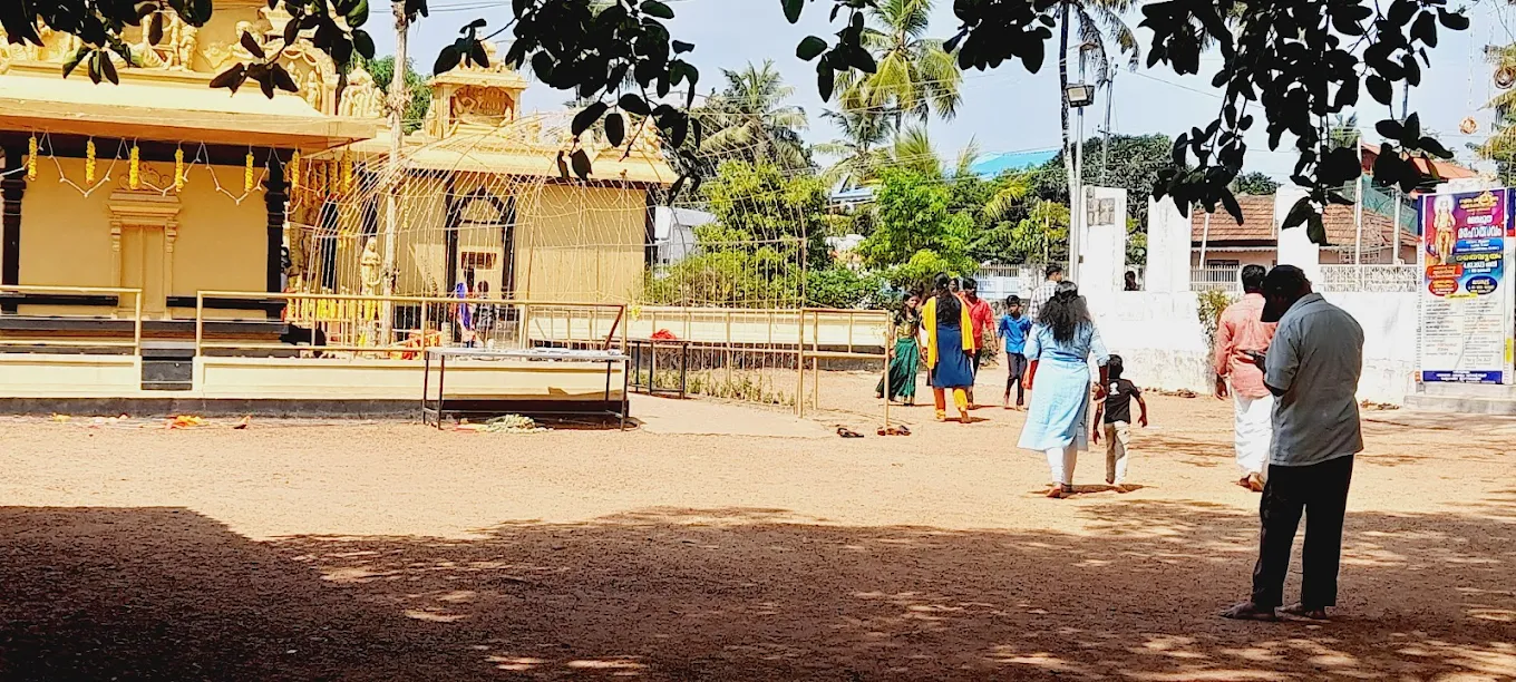Devotees at Veliyam Sree Subrahmanya Swamy Temple