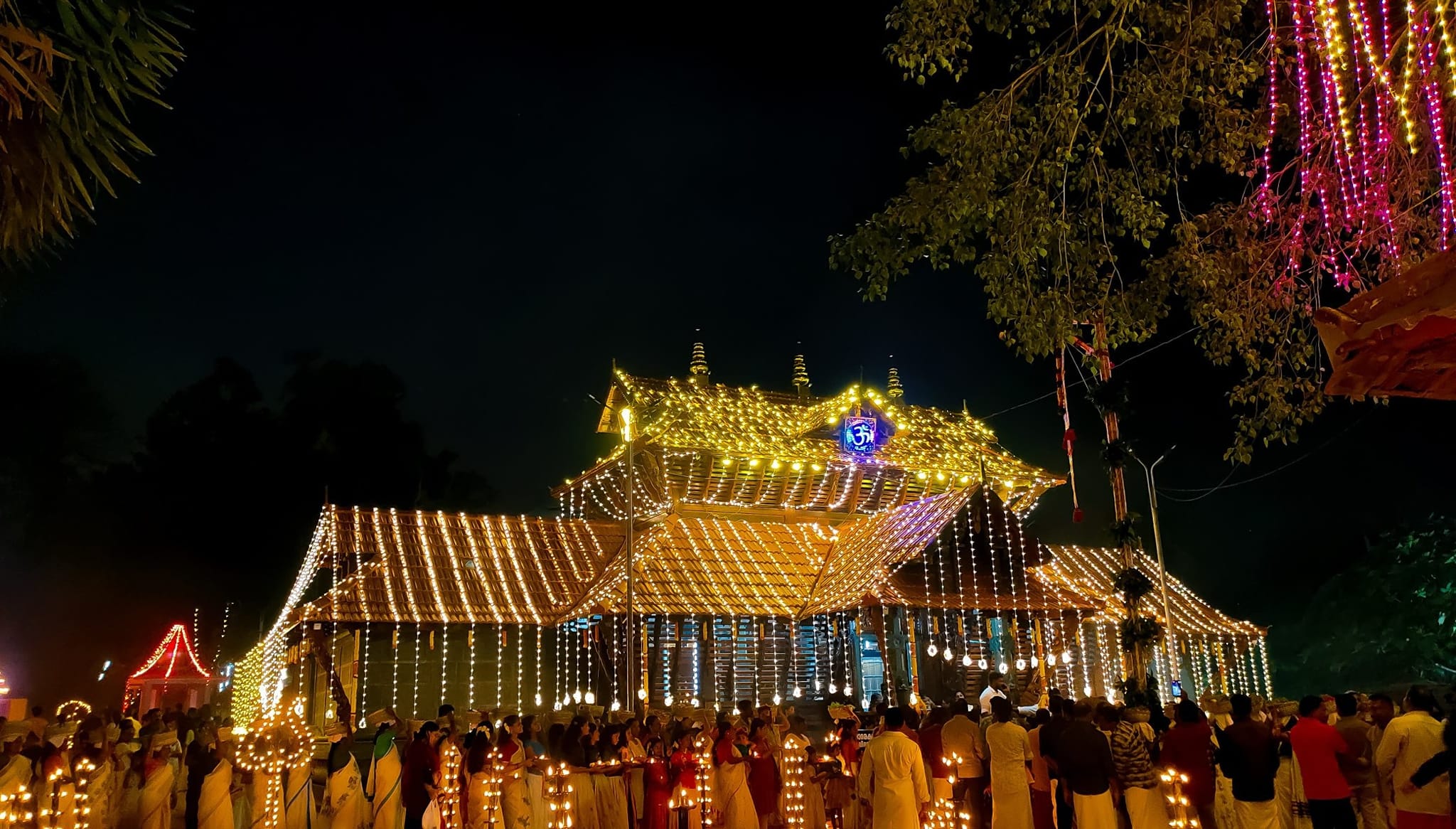 Chirakkara Sree Bhagavathytemple kollam Dresscode
