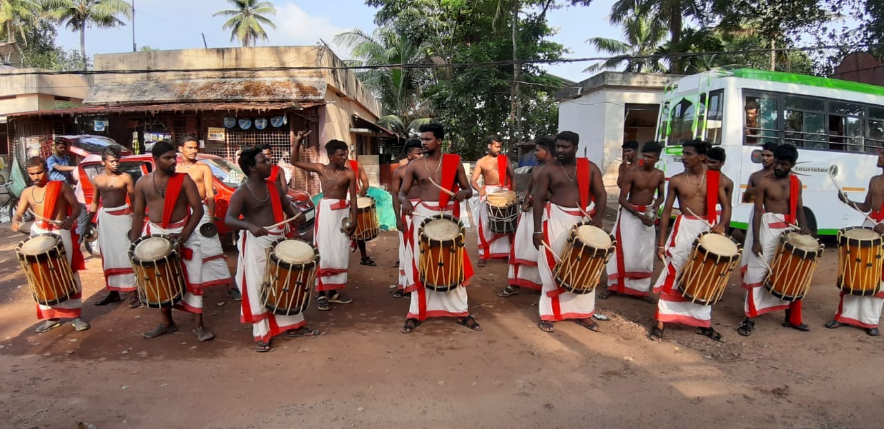 Veliyil Sri Moorthitemple kollam Dresscode