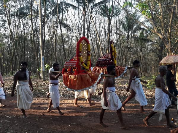 Kalarivathukkal Bhagavathytemple kollam Dresscode