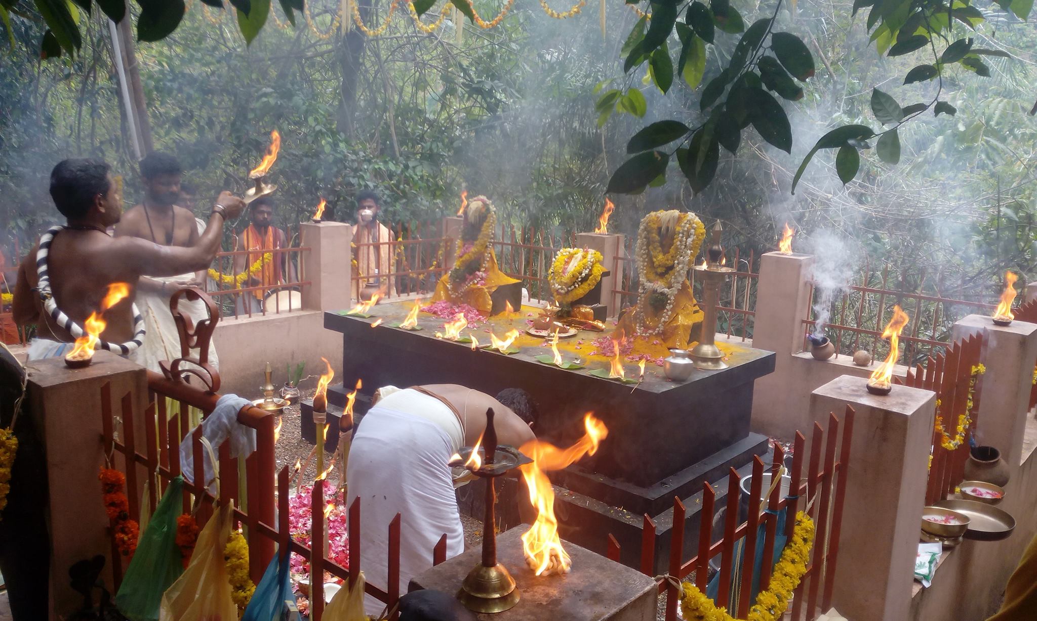 Images of kollam Chiravoor Sreekanda Dharma Sastha  krishna Temple