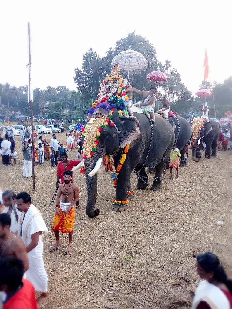 East-facing Maha Ganapathy idol at Kidangoor Temple