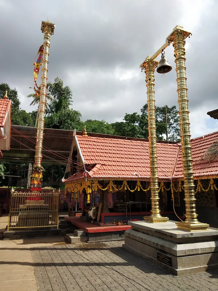  Nedumkunnam Bhadrakali Temple 