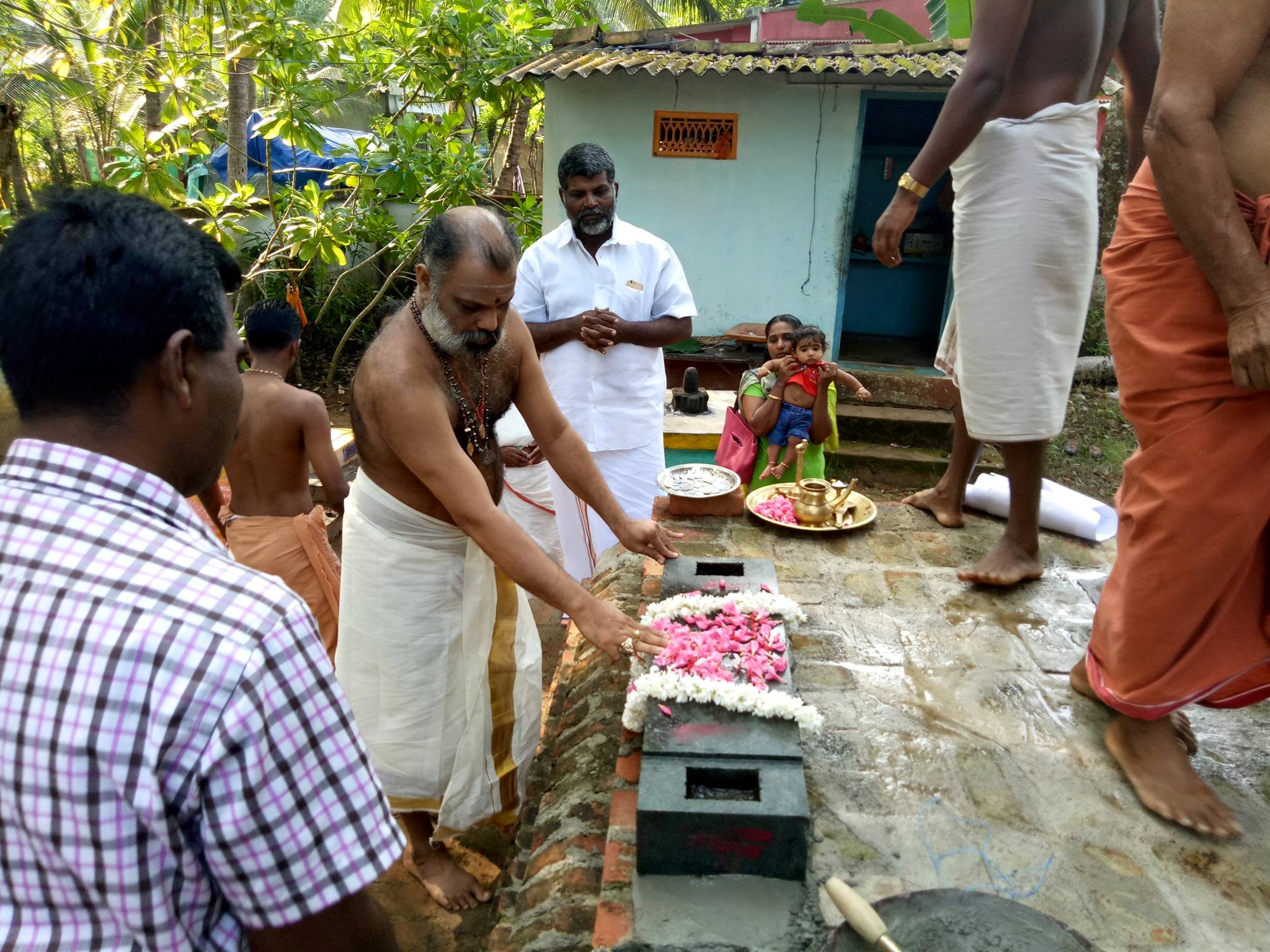  Vaikkathusseril Sree Gandharva Nagaraja Bhadrakali  Templenagaraja is an Shakthi god in Hinduism