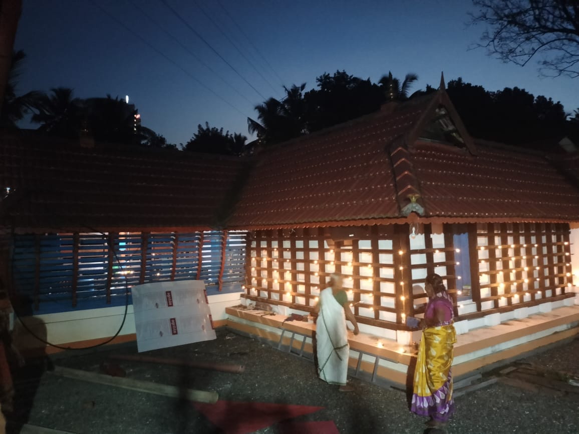 Thamarasseri Mahadeva Templenagaraja is an Shakthi god in Hinduism