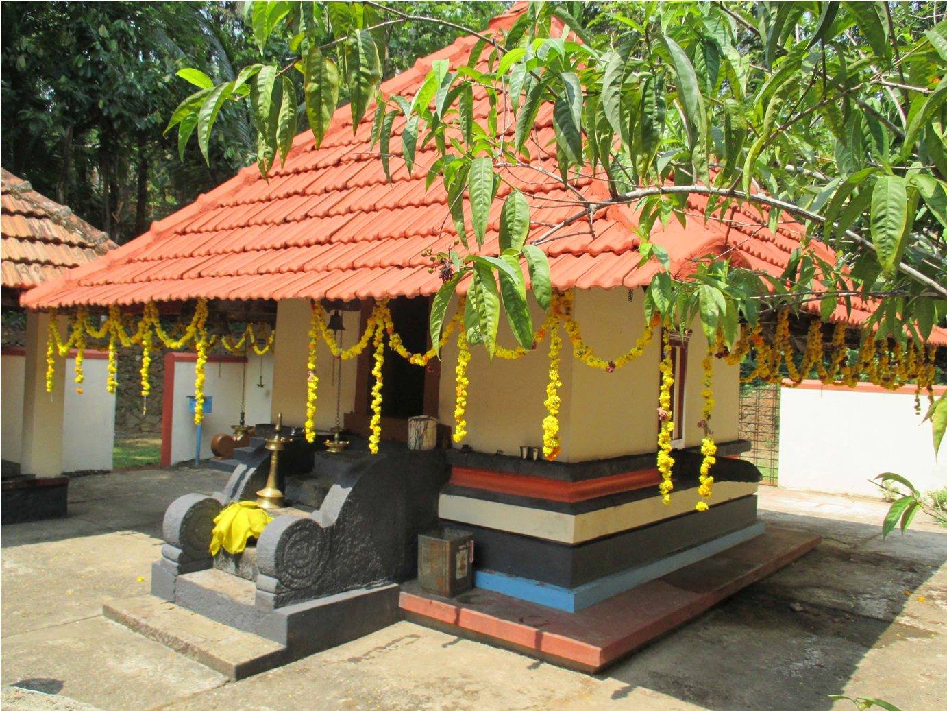  Andoor Sree Gandharvaswamy Templenagaraja is an Shakthi god in Hinduism