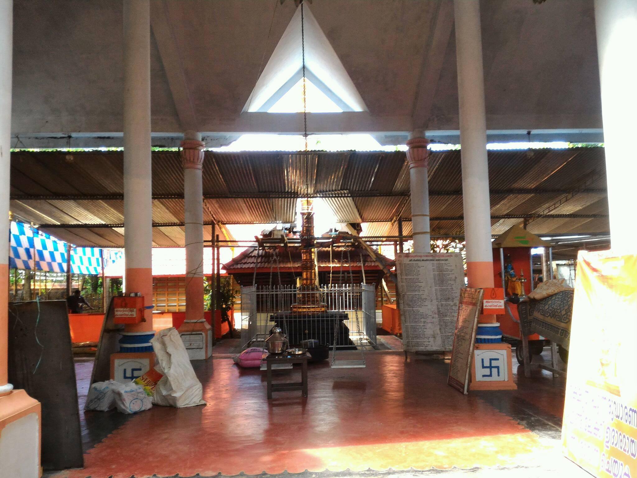 Images of Kottayam Sree Vaikunteswara Santhana Gopalamurthy Temple