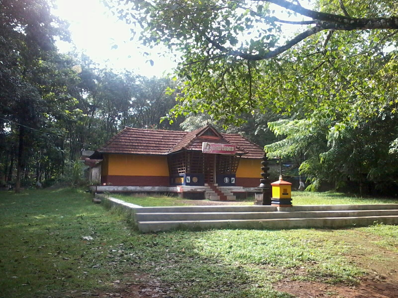 Poothakuzhy Sree Krishna   Temple Kottayam Dresscode