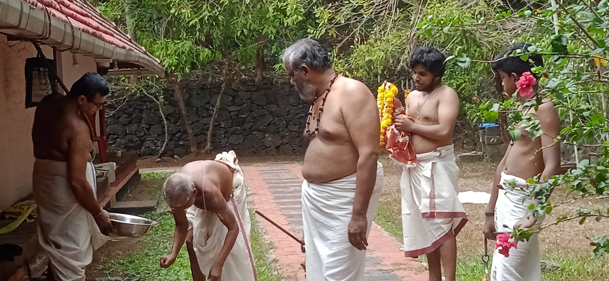 Karangattu Bhagavathy  TempleKottayam Dresscode