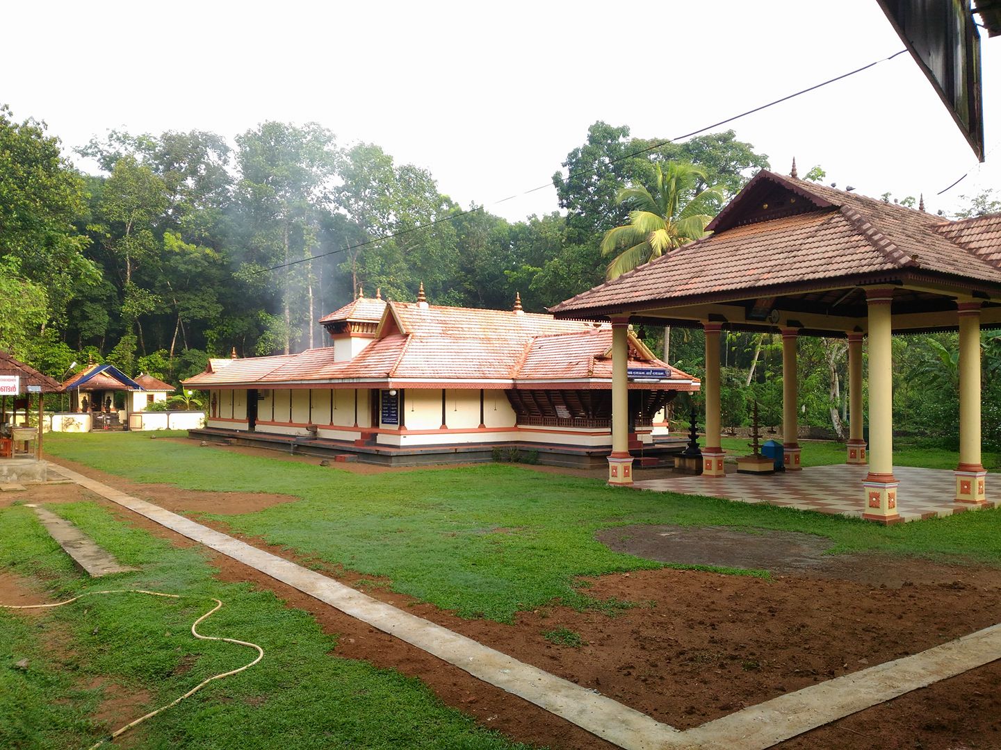 Vilakkumadom Sree Bhagavathi Temple