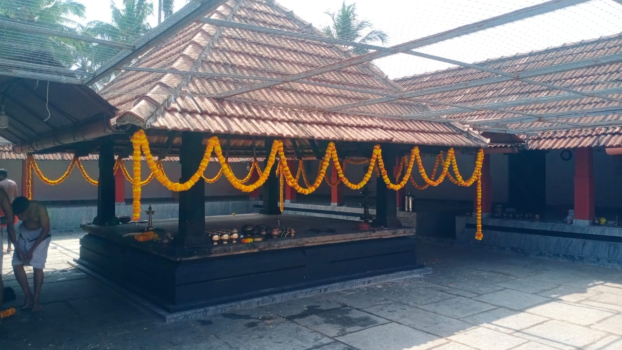  Thiruvangoor Sree Narasimha Parthasarathy  Temple Kozhikode Dresscode