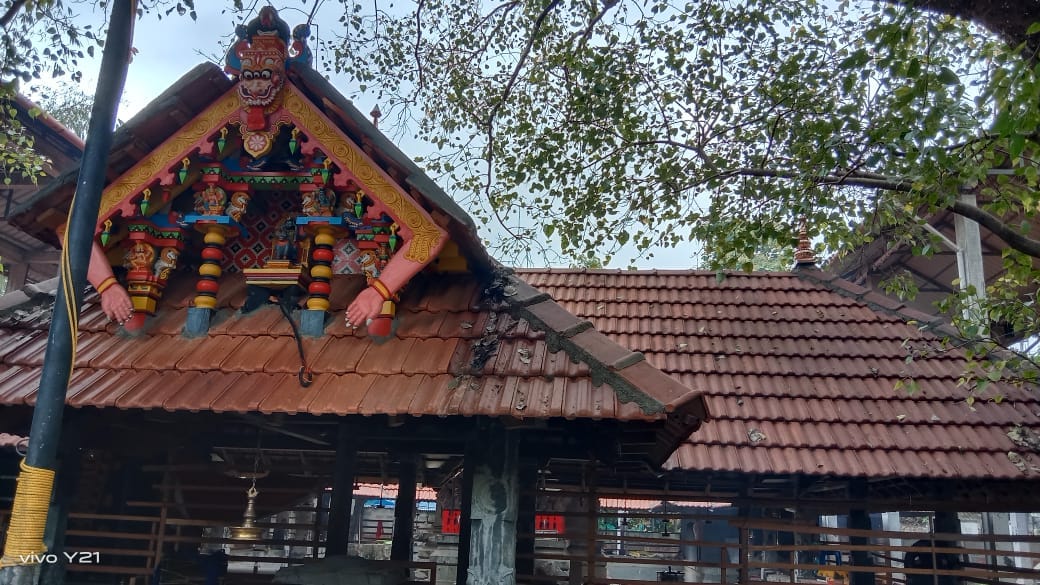 Sree Maha Gurudheva Kavilamma Temple Kozhikode Dresscode