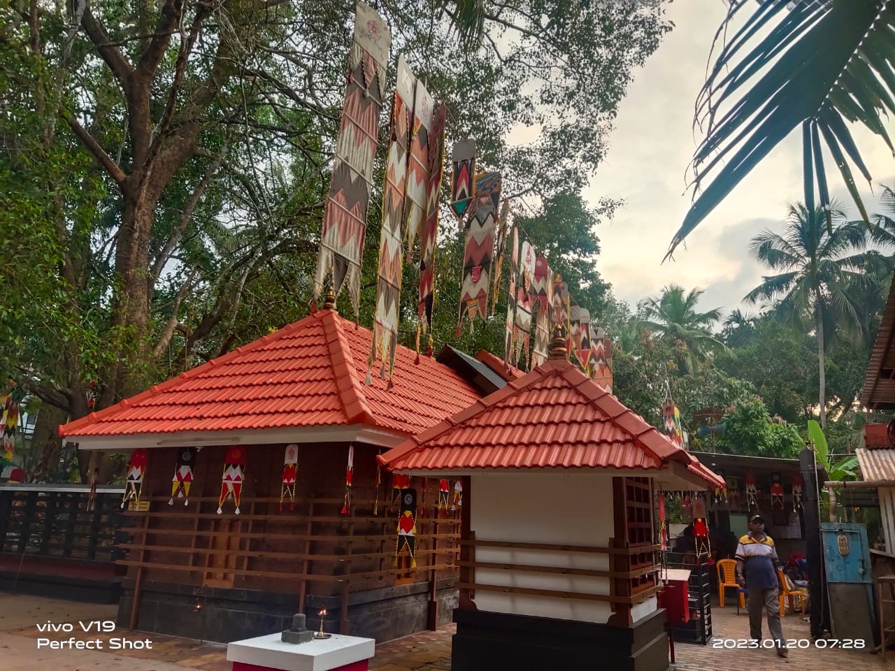 Images of Kozhikode Nangolatukandi Sri Bhagavathy   Temple