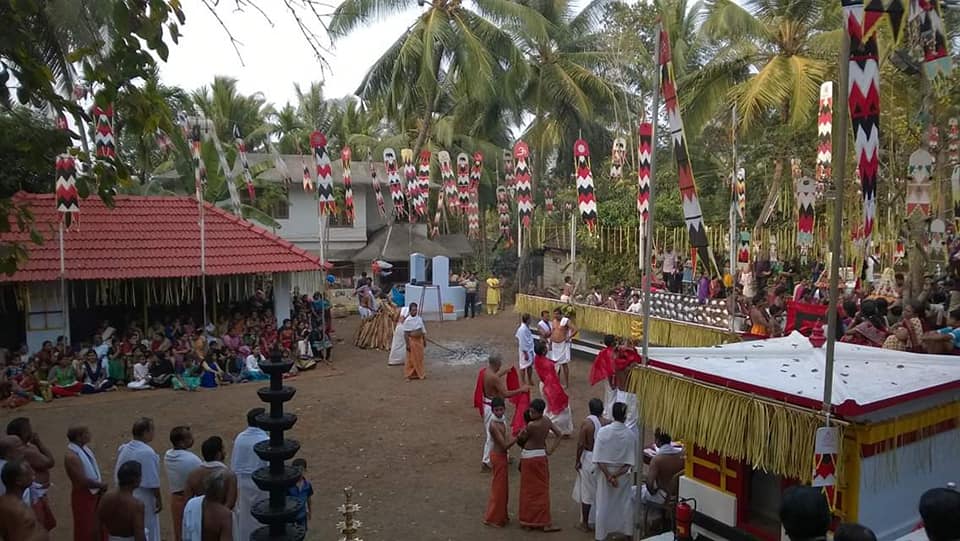 Mannatham Parambath Sree Bhagavathy   Temple Kozhikode Dresscode