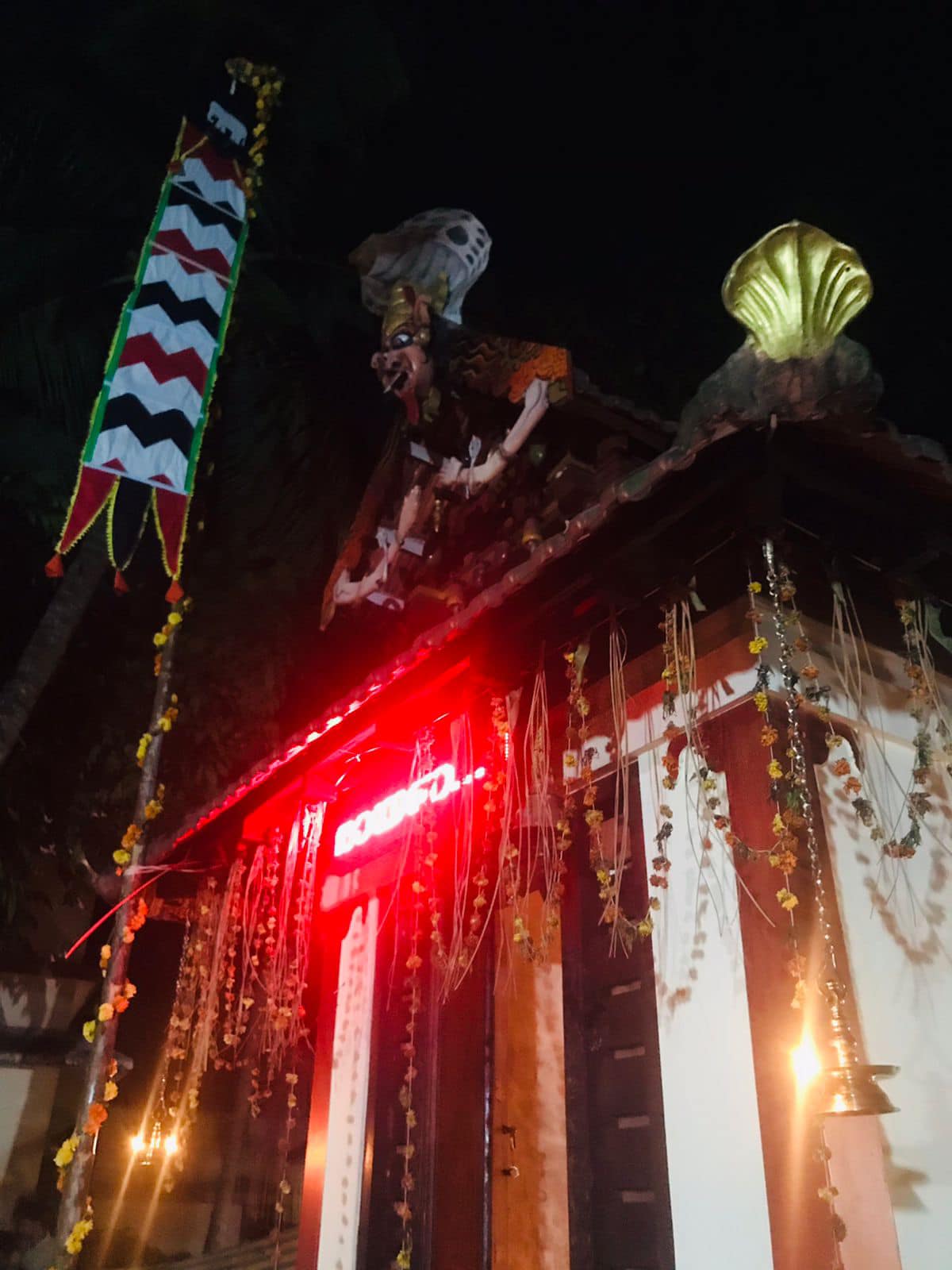 Sri Vadakkanchira Bhagavathy   Temple Kozhikode Dresscode