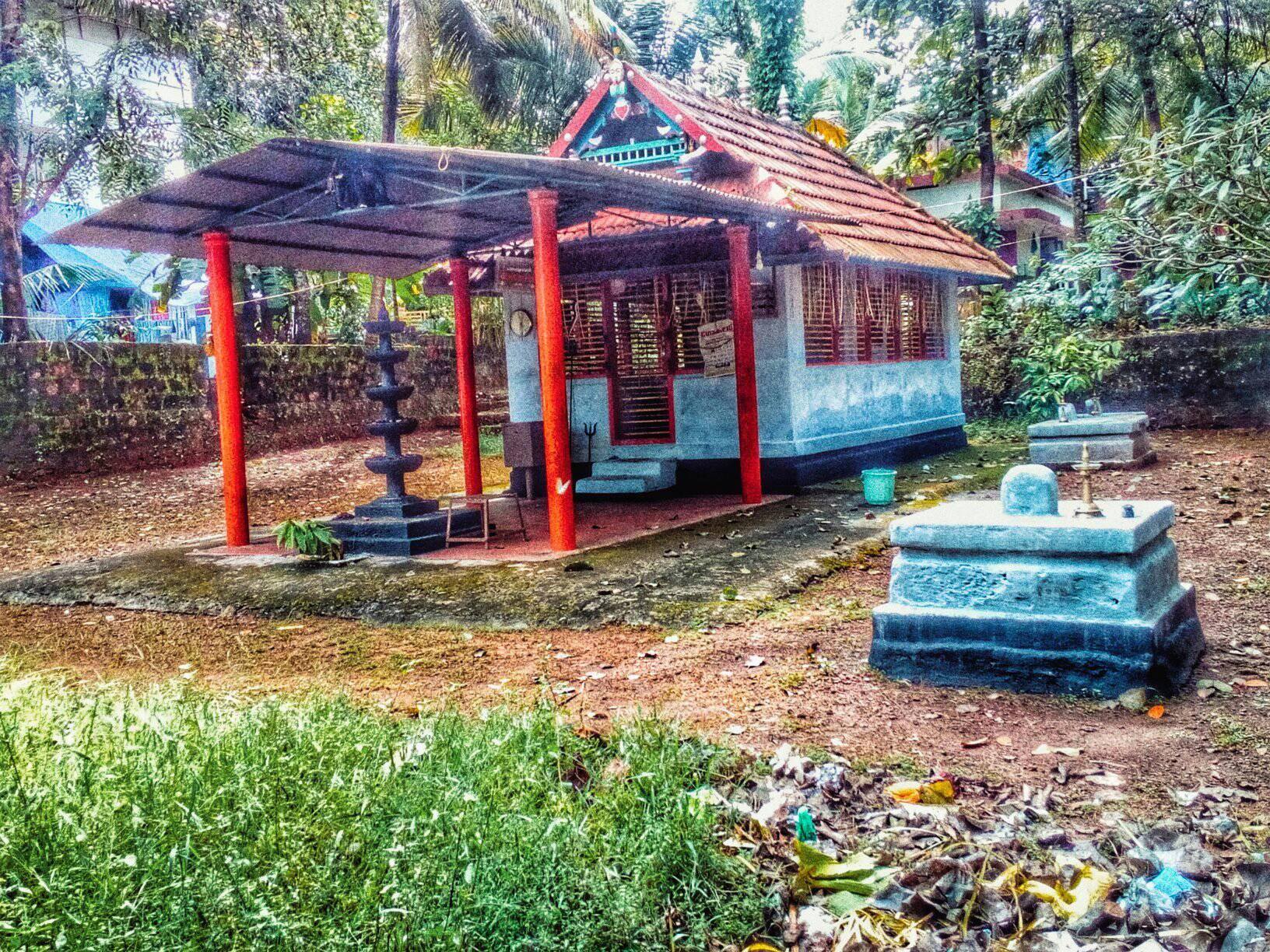 Parappuravan Odayalathodi Bhagavathy Temple